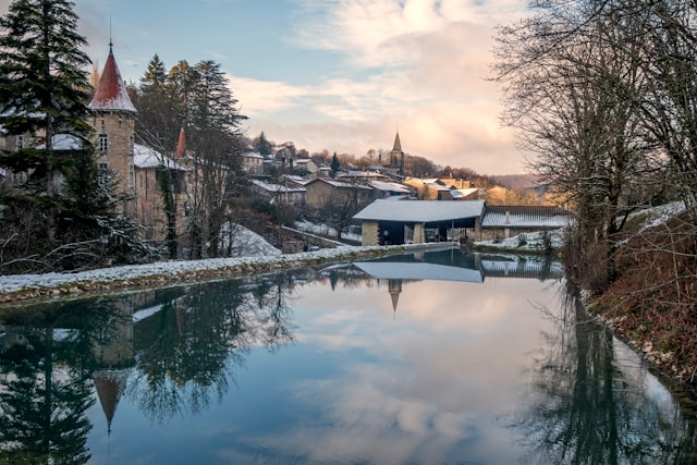 Comment profiter pleinement de l’hiver en Auvergne : quelles activités et découvertes vous attendent ?