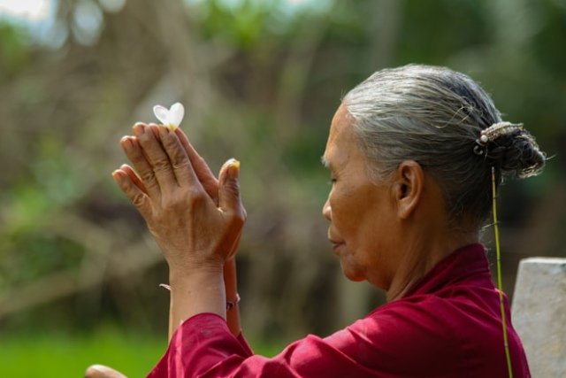 Comment la méditation améliore le bien-être mental des seniors : un aperçu des bienfaits Comment la méditation améliore le bien-être mental des seniors : un aperçu des bienfaits