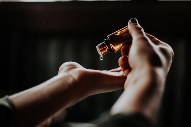 Les vertus des huiles essentielles pour une harmonie corps-esprit optimale Les vertus des huiles essentielles pour une harmonie corps-esprit optimale