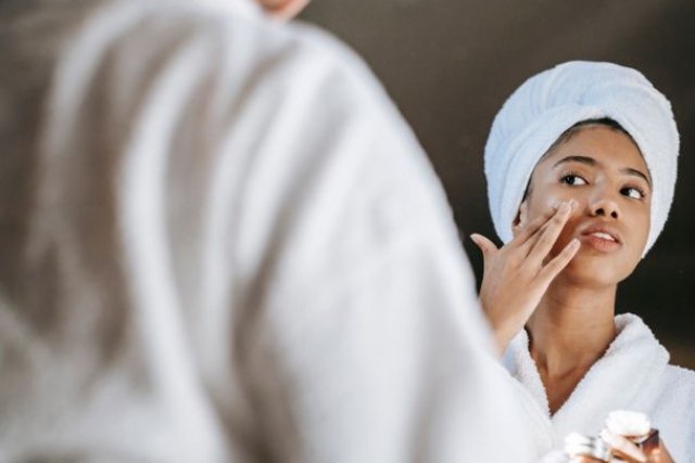Crèmes hydratantes visage : le trésor naturel pour prendre soin de toute la famille